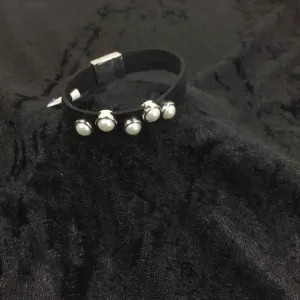 Black/White Pearl like Cuff Style magnetic clasp Bracelet