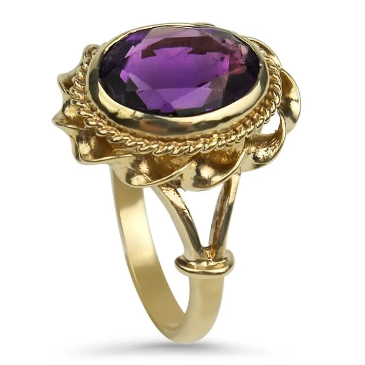 Estate 9K Yellow Gold Oval Amethyst Ring