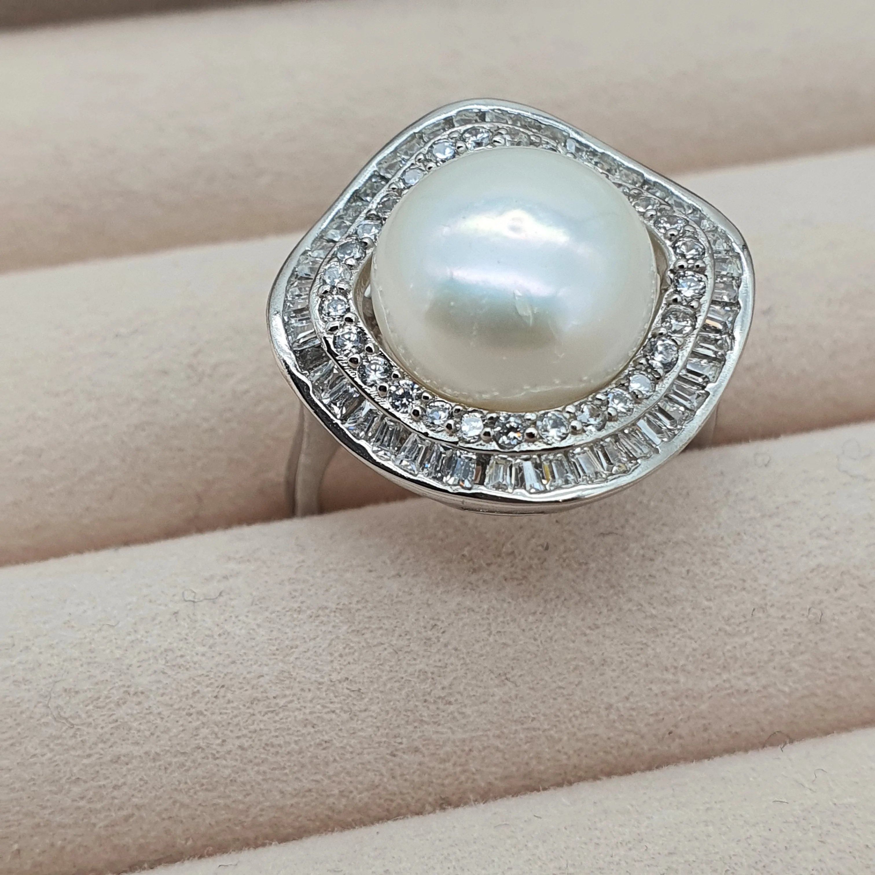 Large Freshwater Pearl ring, sterling silver