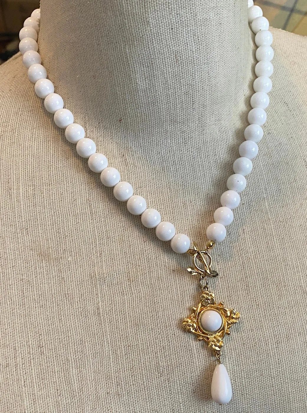 Vintage Victorian Style White Bead Gold Tone Pendant Necklace